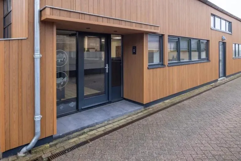 kunststof gevelbekleding houtlook